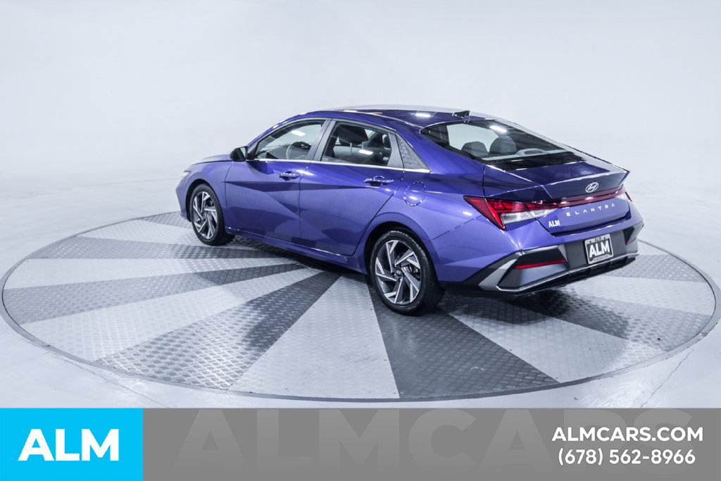 Used 2025 Hyundai Elantra SEL FWD image 7