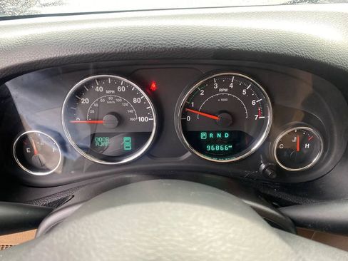 Used 2014 Jeep Wrangler Unlimited Sahara w/ Connectivity Group image 12