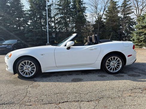 Used 2017 FIAT 124 Spider Classica image 7