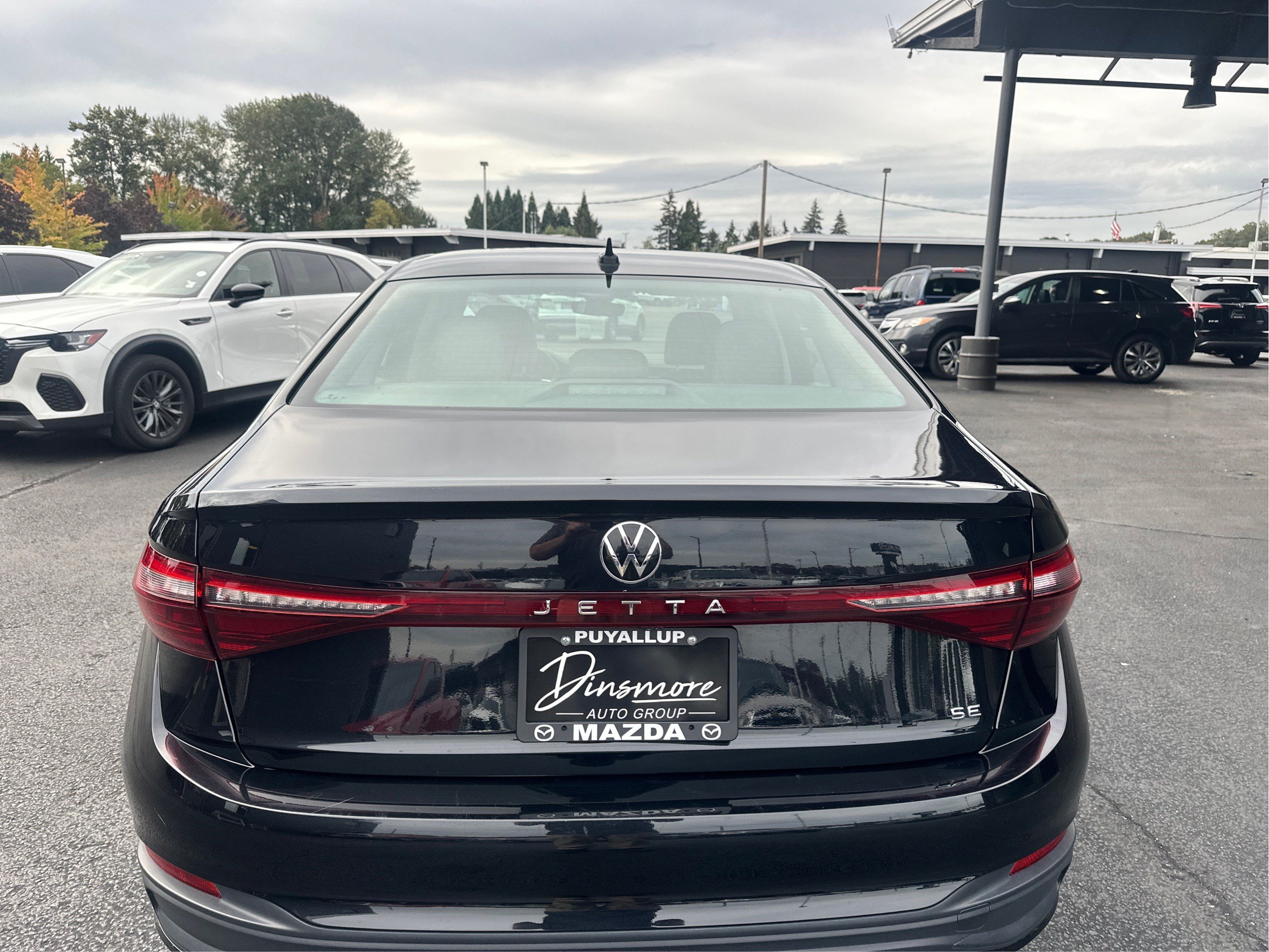 Used 2025 Volkswagen Jetta SE FWD image 27
