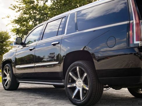 Used 2016 Cadillac Escalade ESV Luxury AWD/4WD image 10