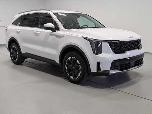 Certified 2025 Kia Sorento S AWD/4WD image 6
