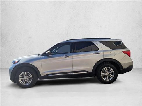 Used 2020 Ford Explorer XLT w/ Equipment Group 202A image 8