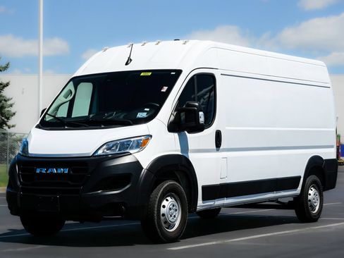 Used 2023 RAM ProMaster 2500 FWD image 3