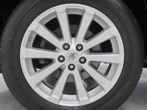 Used 2011 Toyota Venza FWD image 21