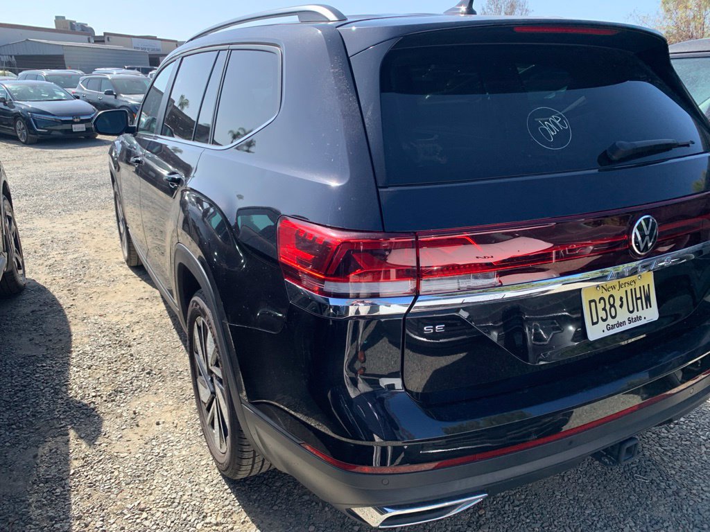 Used 2024 Volkswagen Atlas SE AWD/4WD image 7