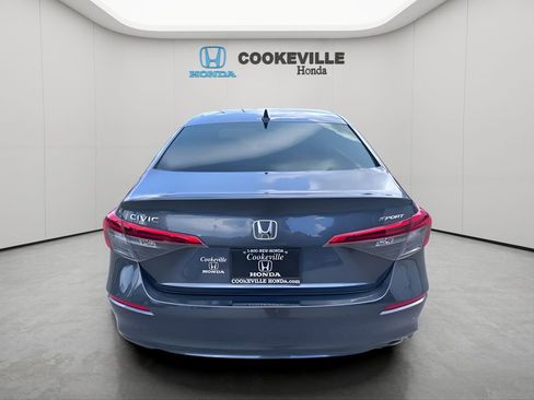 Used 2022 Honda Civic Sport image 2