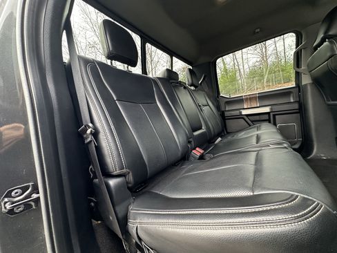 Used 2020 Ford F150 Lariat w/ Trailer Tow Package image 36