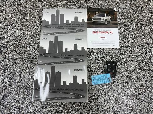 Used 2019 GMC Yukon SLT w/ Premium Edition image 24