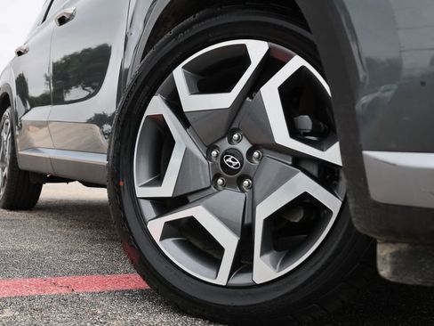 Used 2024 Hyundai Palisade Limited image 2