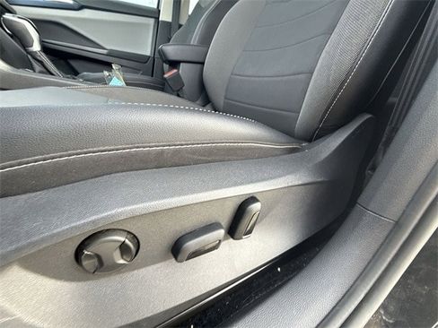 Used 2022 Volkswagen Taos SE image 12