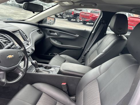 Used 2018 Chevrolet Impala LT image 40