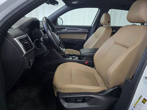 Used 2020 Volkswagen Atlas Cross Sport SEL image 13