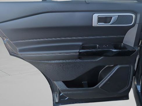 Certified 2022 Ford Explorer ST image 17