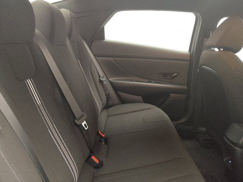 Used 2025 Hyundai Elantra Sport FWD image 19