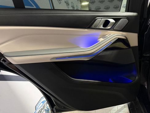 Used 2023 BMW X7 xDrive40i w/ Executive Package image 19