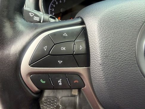 Used 2020 Jeep Grand Cherokee Altitude image 23