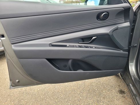 New 2025 Hyundai Elantra SEL image 19