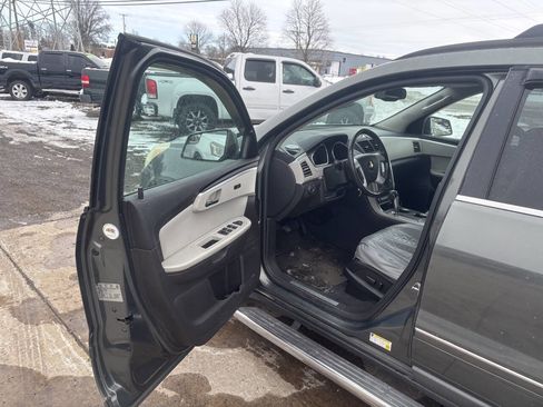 Used 2011 Chevrolet Traverse LTZ w/ LPO, 'HIT The Road' Package image 12