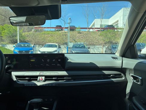 Used 2025 Kia K4 LXS image 35