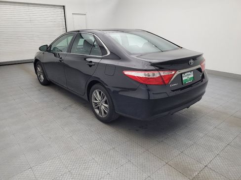 Used 2017 Toyota Camry SE image 5