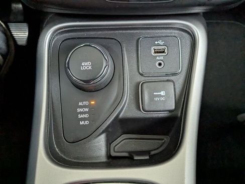 Used 2018 Jeep Compass Latitude w/ Popular Equipment Group image 23