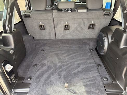 Used 2021 Jeep Wrangler Unlimited Rubicon 4xe w/ Cold Weather Group AWD/4WD image 12
