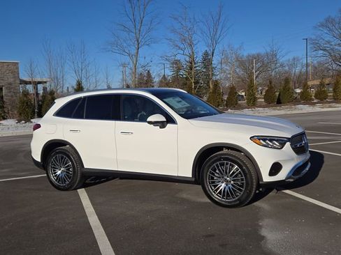 New 2026 Mercedes-Benz GLC 300 4MATIC image 2