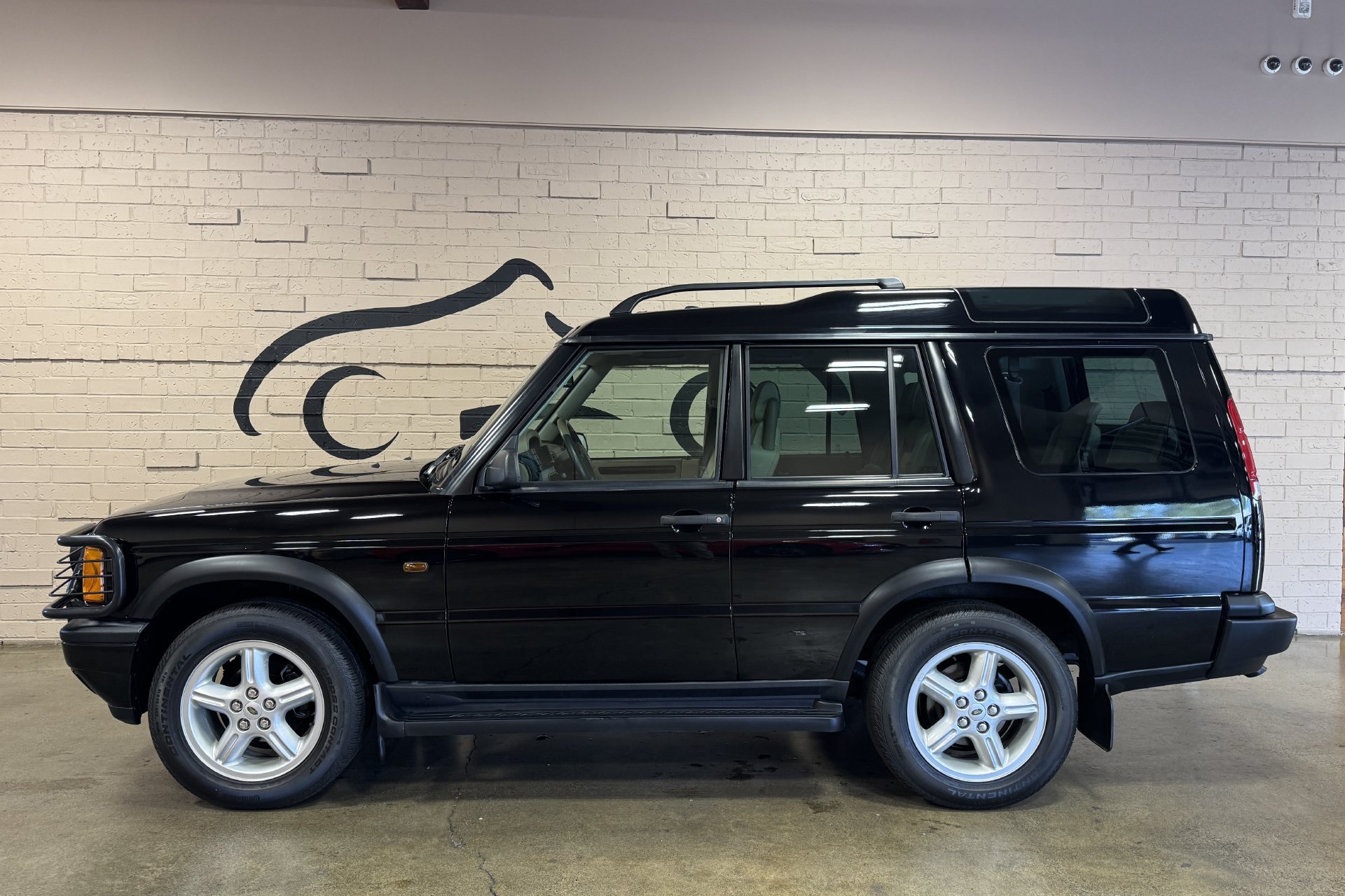 Used 2000 Land Rover Discovery AWD/4WD image 9