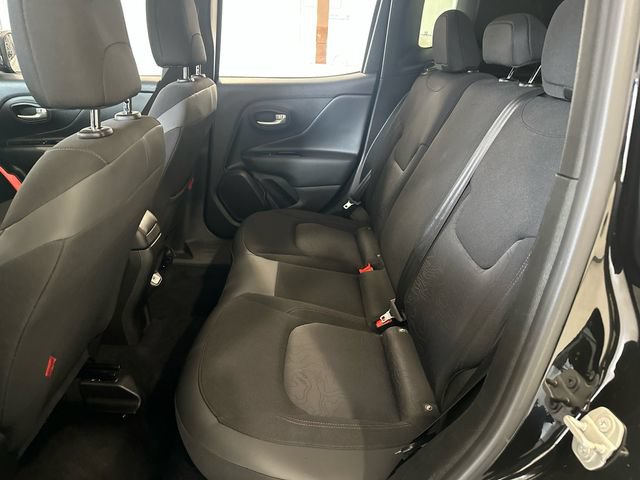 Used 2023 Jeep Renegade Trailhawk AWD/4WD image 28