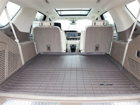 Used 2021 GMC Yukon Denali w/ Denali Ultimate Package image 30