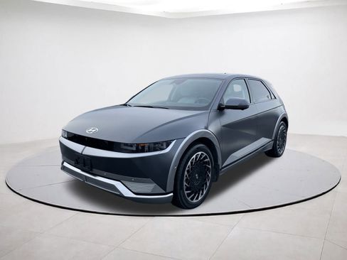 Used 2023 Hyundai Ioniq 5 Limited image 3