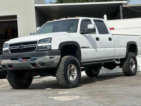 Used 2007 Chevrolet Silverado 2500 W/T w/ Heavy-Duty Power Package image 25