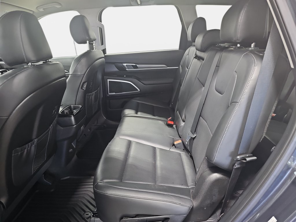 Used 2021 Kia Telluride LX AWD/4WD image 12