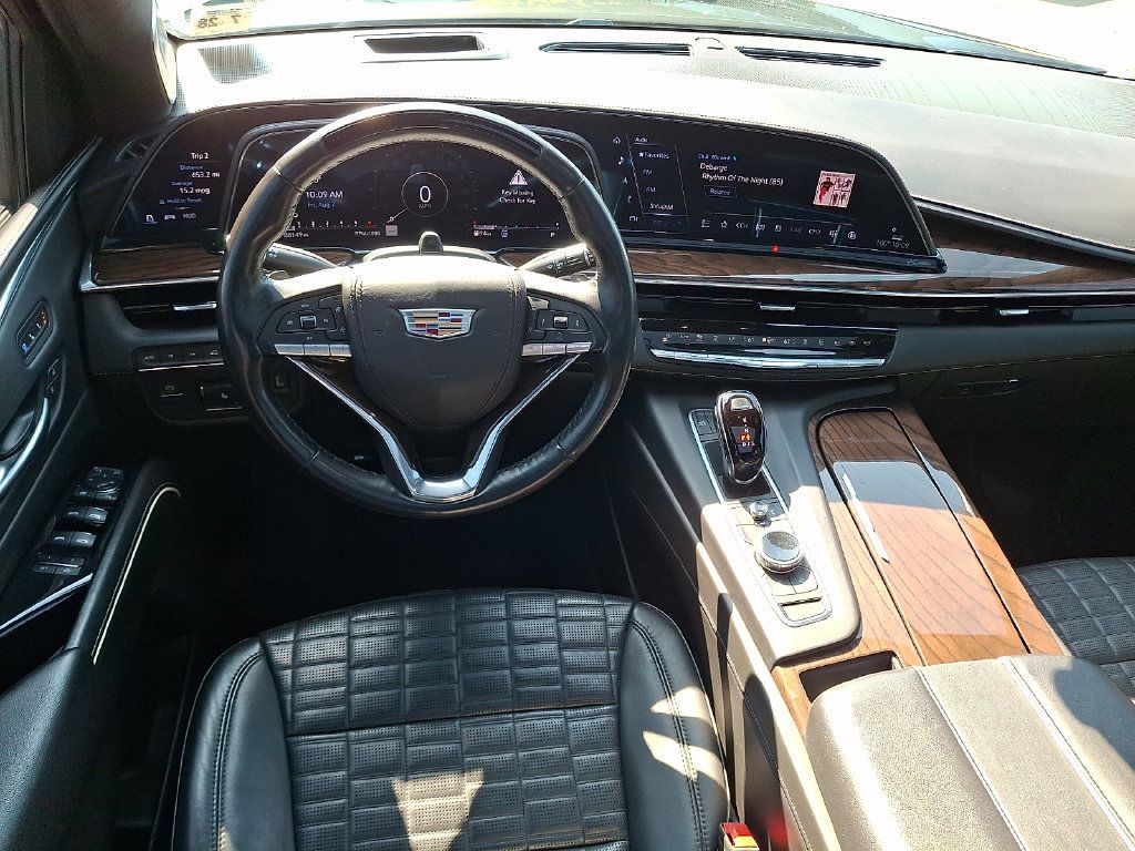 Used 2023 Cadillac Escalade Sport Platinum w/ LPO, ONYX Package AWD/4WD image 12