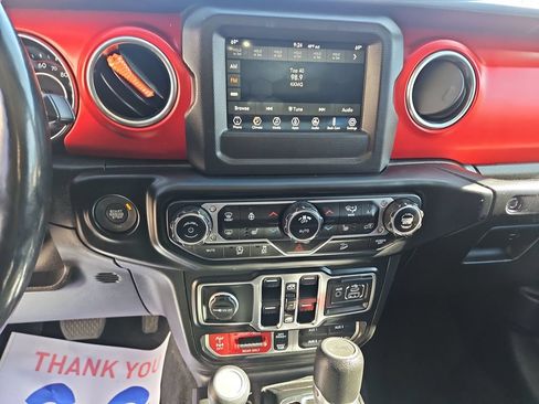 Used 2021 Jeep Wrangler Unlimited Rubicon w/ LED Lighting Group AWD/4WD image 18