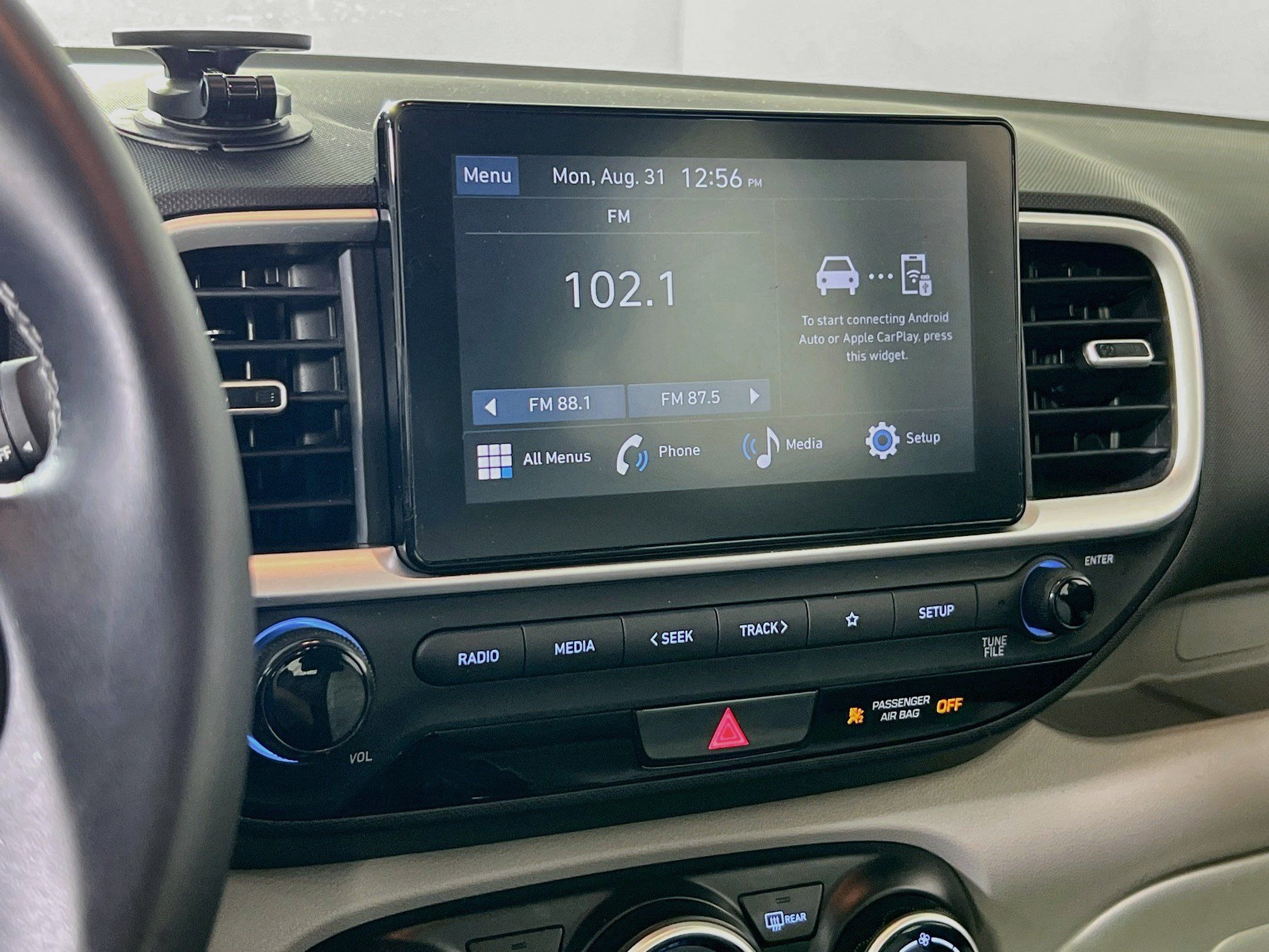 Used 2023 Hyundai Venue SEL FWD image 14
