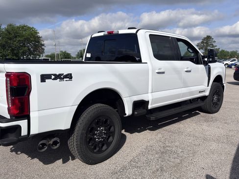 New 2026 Ford F250 Lariat w/ Black Appearance Package AWD/4WD image 3