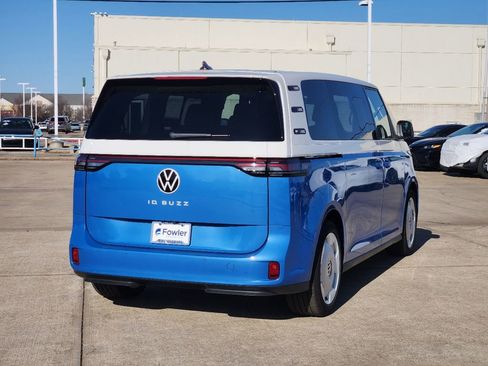 New 2025 Volkswagen ID. Buzz 1st Edition image 4