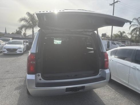 Used 2015 Chevrolet Suburban LT image 31