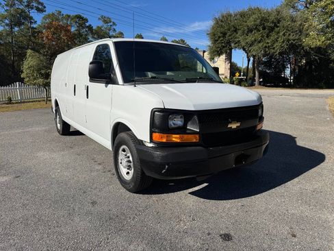 Used 2015 Chevrolet Express 2500 Extended image 9
