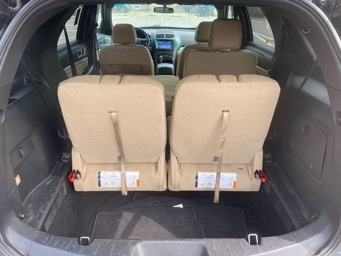 Used 2017 Ford Explorer XLT w/ Equipment Group 202A image 26