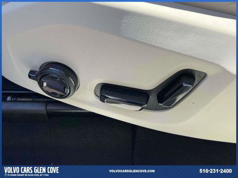 Used 2024 Volvo XC60 B5 Ultimate w/ Protection Package Premier AWD/4WD image 18