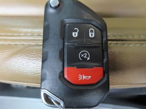 Used 2020 Jeep Gladiator Rubicon w/ Uconnect 4C Nav & Sound Group image 62