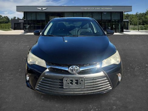 Used 2016 Toyota Camry LE image 2