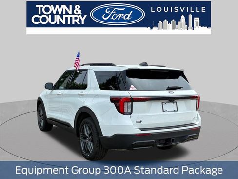 Used 2025 Ford Explorer ST-Line w/ ST-Line Street Pack AWD/4WD image 5