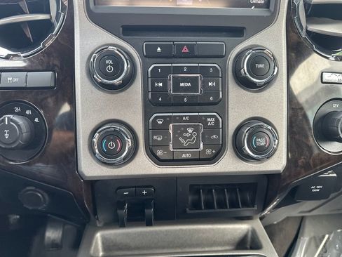 Used 2014 Ford F250 Platinum image 18