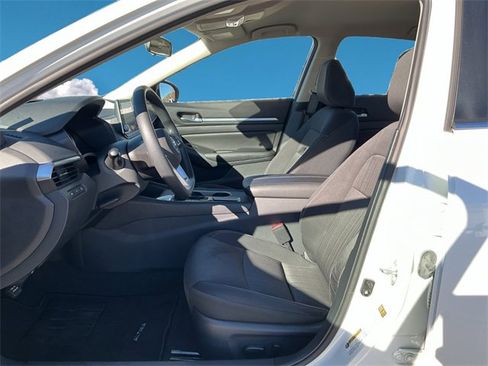 Used 2022 Nissan Altima 2.5 SV image 7