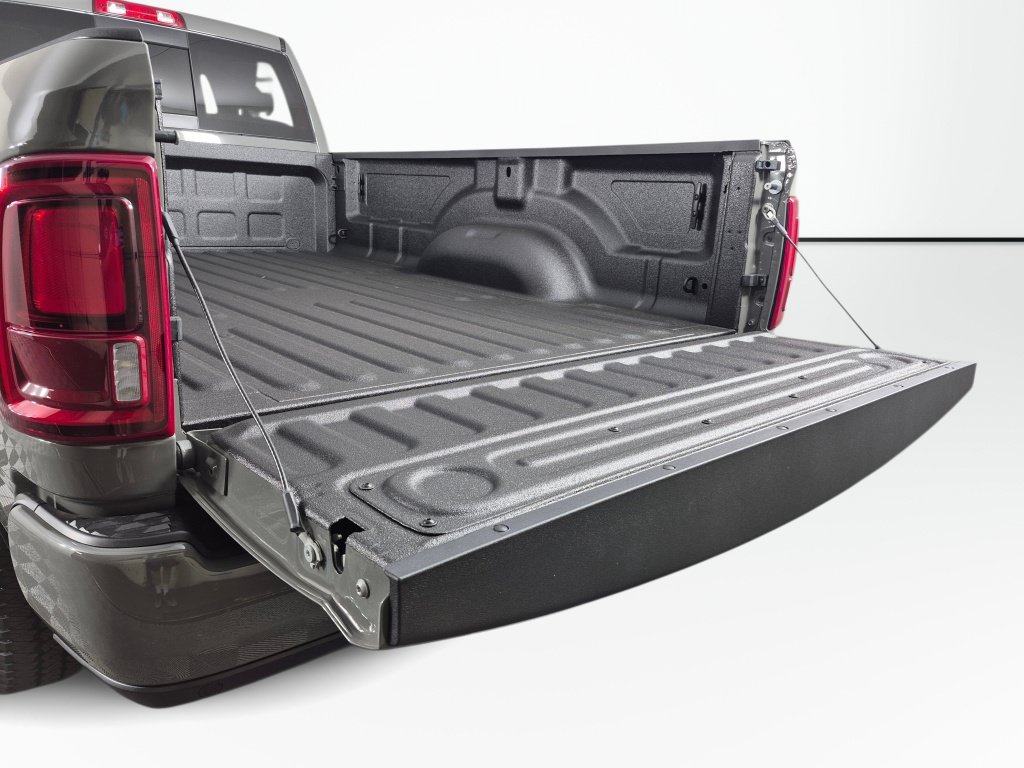 New 2026 RAM 3500 Big Horn AWD/4WD image 16