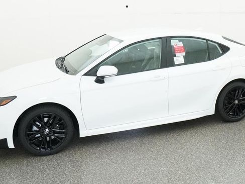 New 2026 Toyota Camry SE FWD image 43